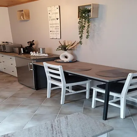 Tranquil Getaway In Scenic Roes, Cleaning Included
