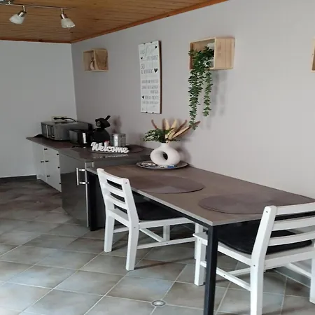 Tranquil Getaway In Scenic Roes, Cleaning Included Apartment